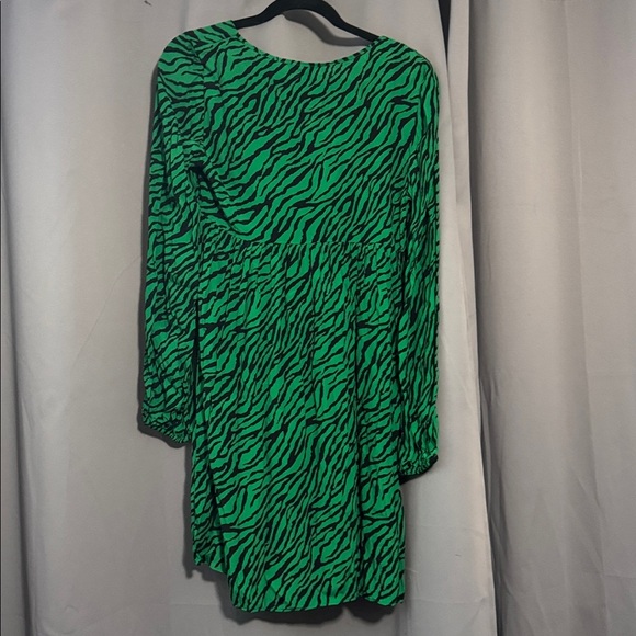Primark Green and Black Zebra Print Top nwt size 6 - Picture 6 of 6